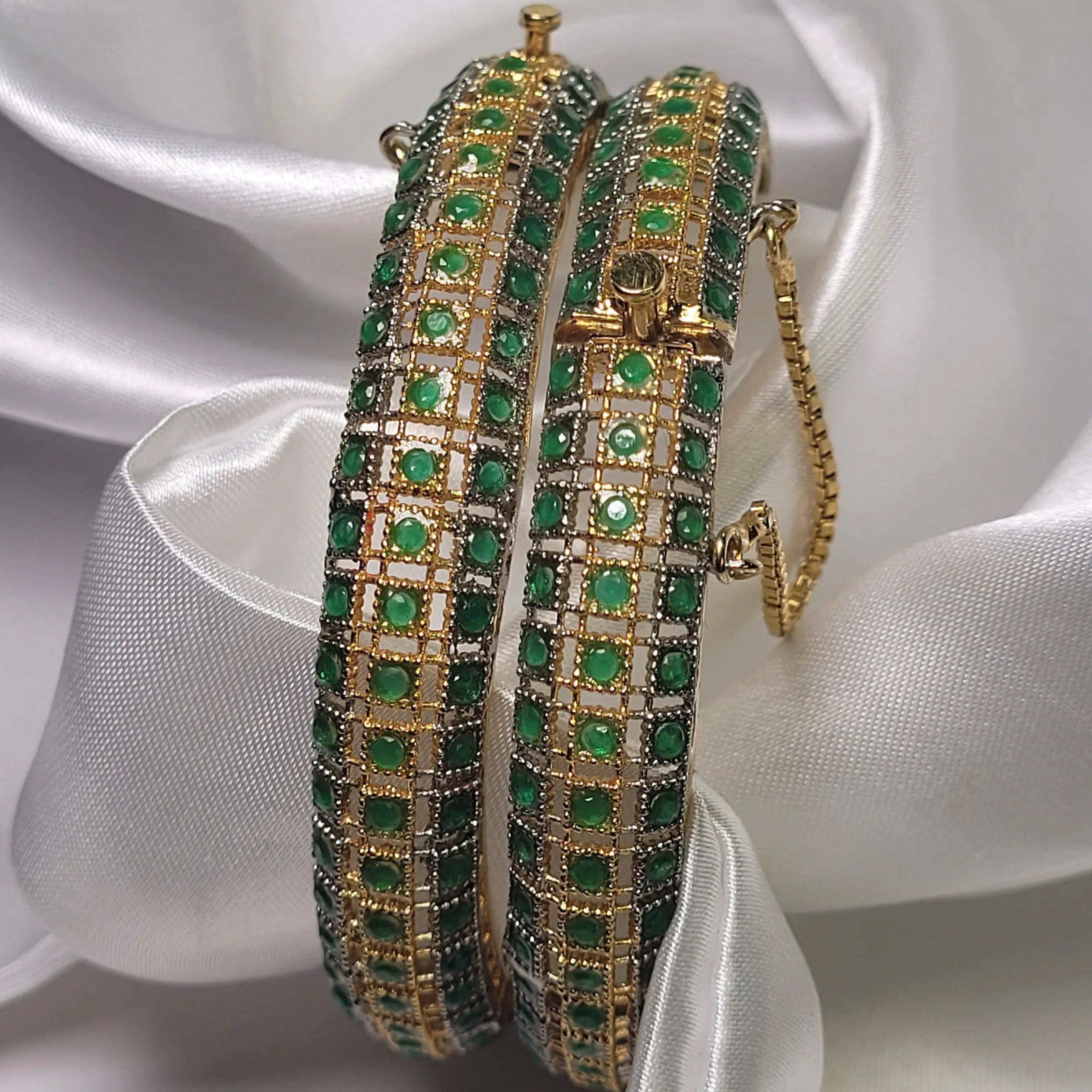JV3011 green stone bangles with safety chain – angled view