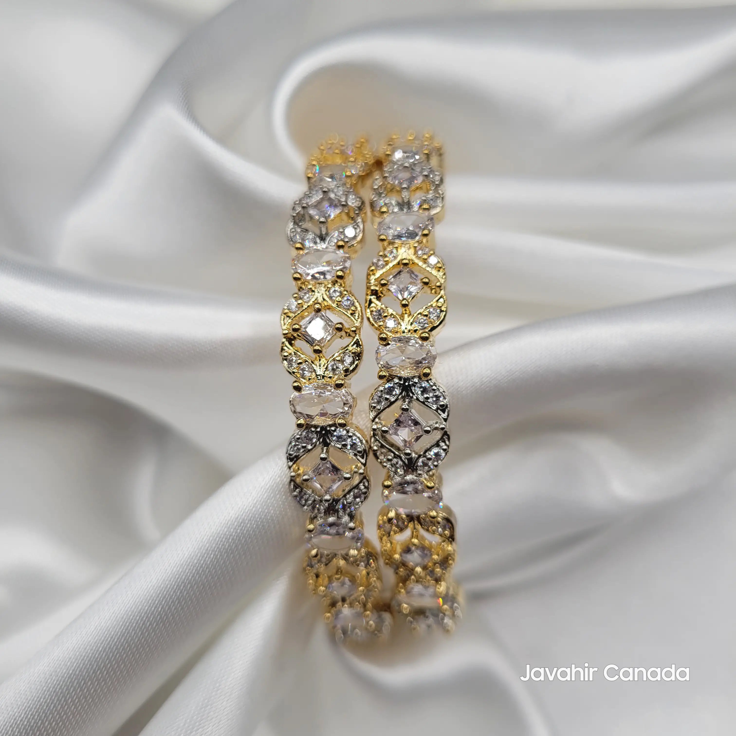 Elegant Display of JV3024 Gold Bangles – Timeless Charm