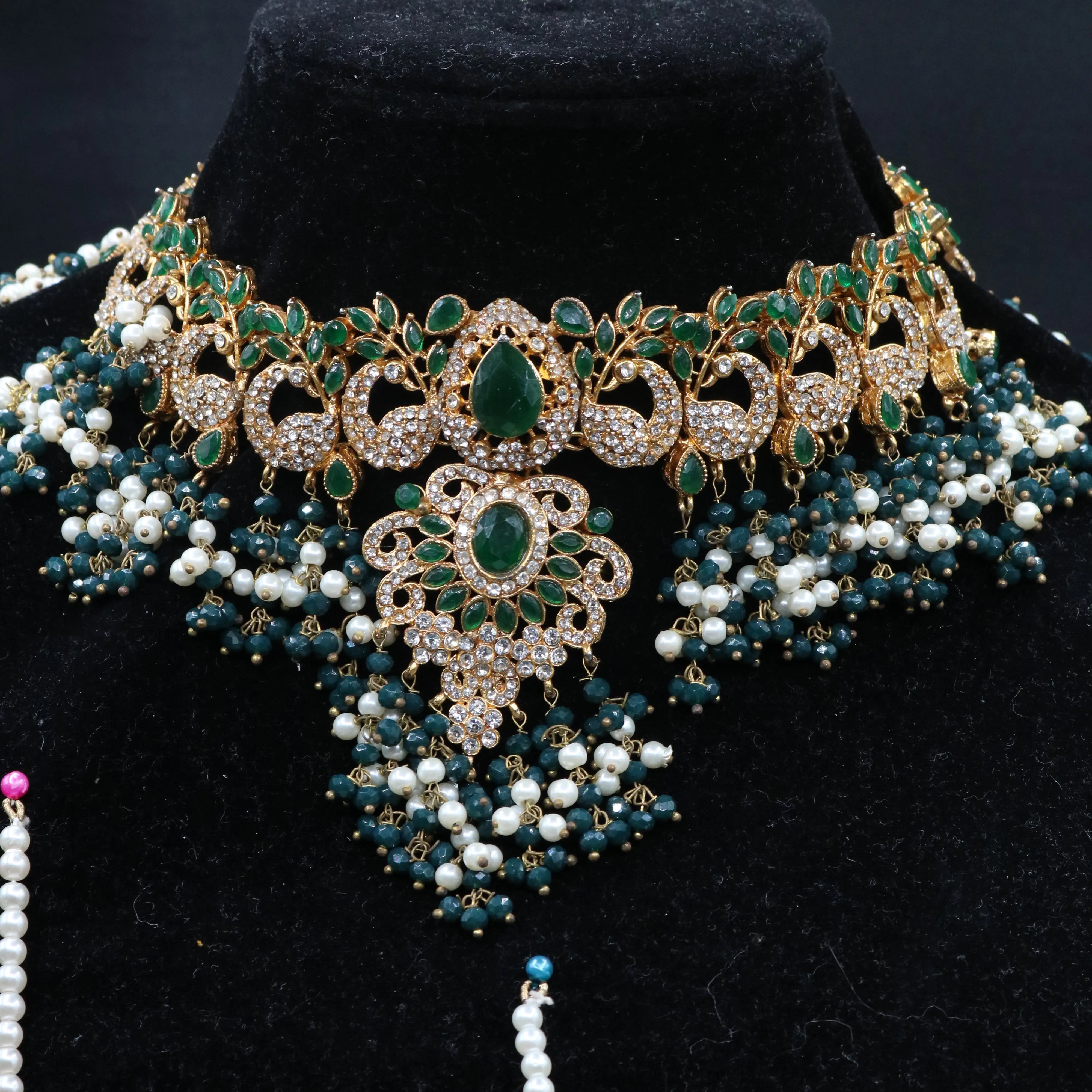 necklace only view of Royal emerald bridal choker necklace with teardrop stones and pearls
