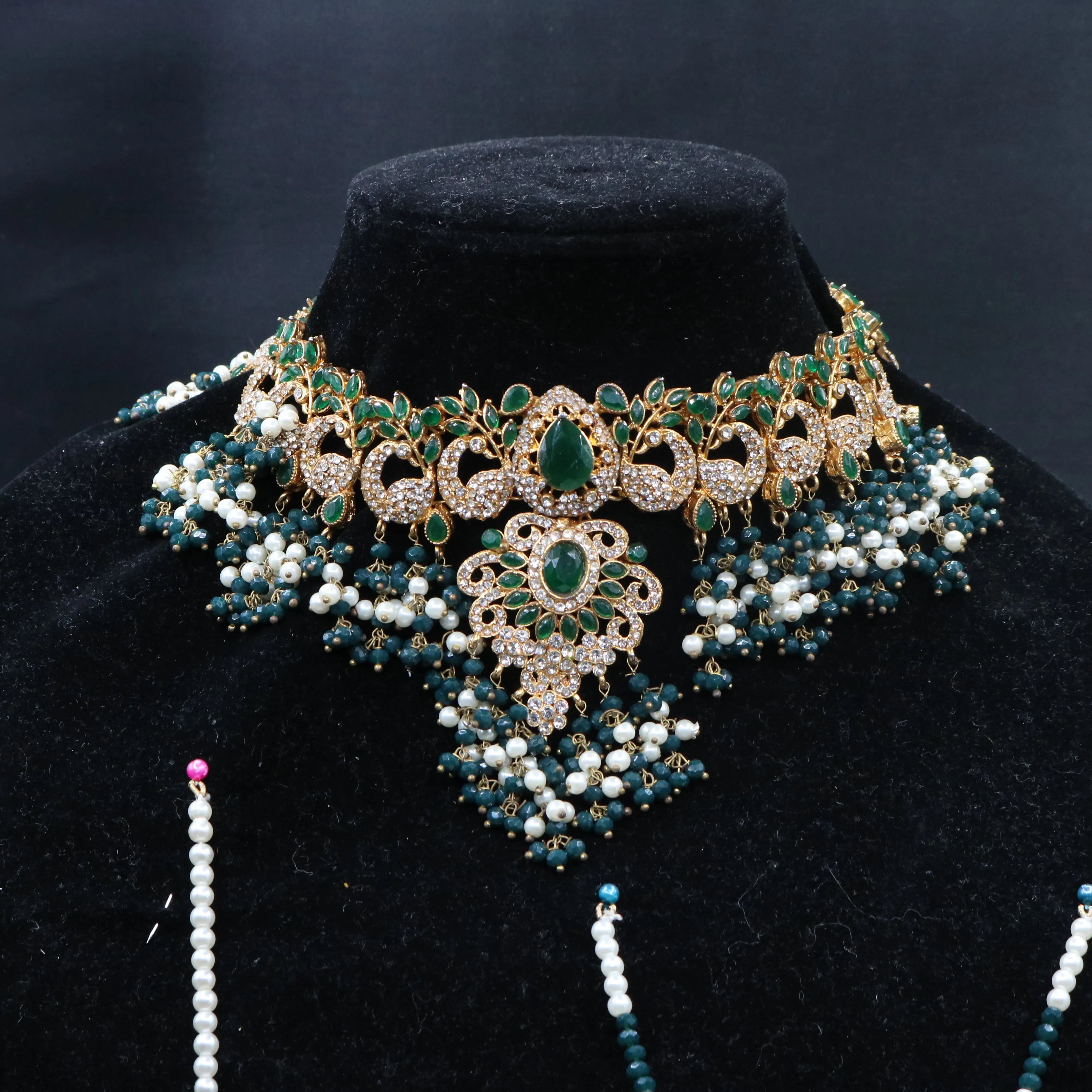 another necklace only view Royal emerald bridal choker necklace with teardrop stones and pearls