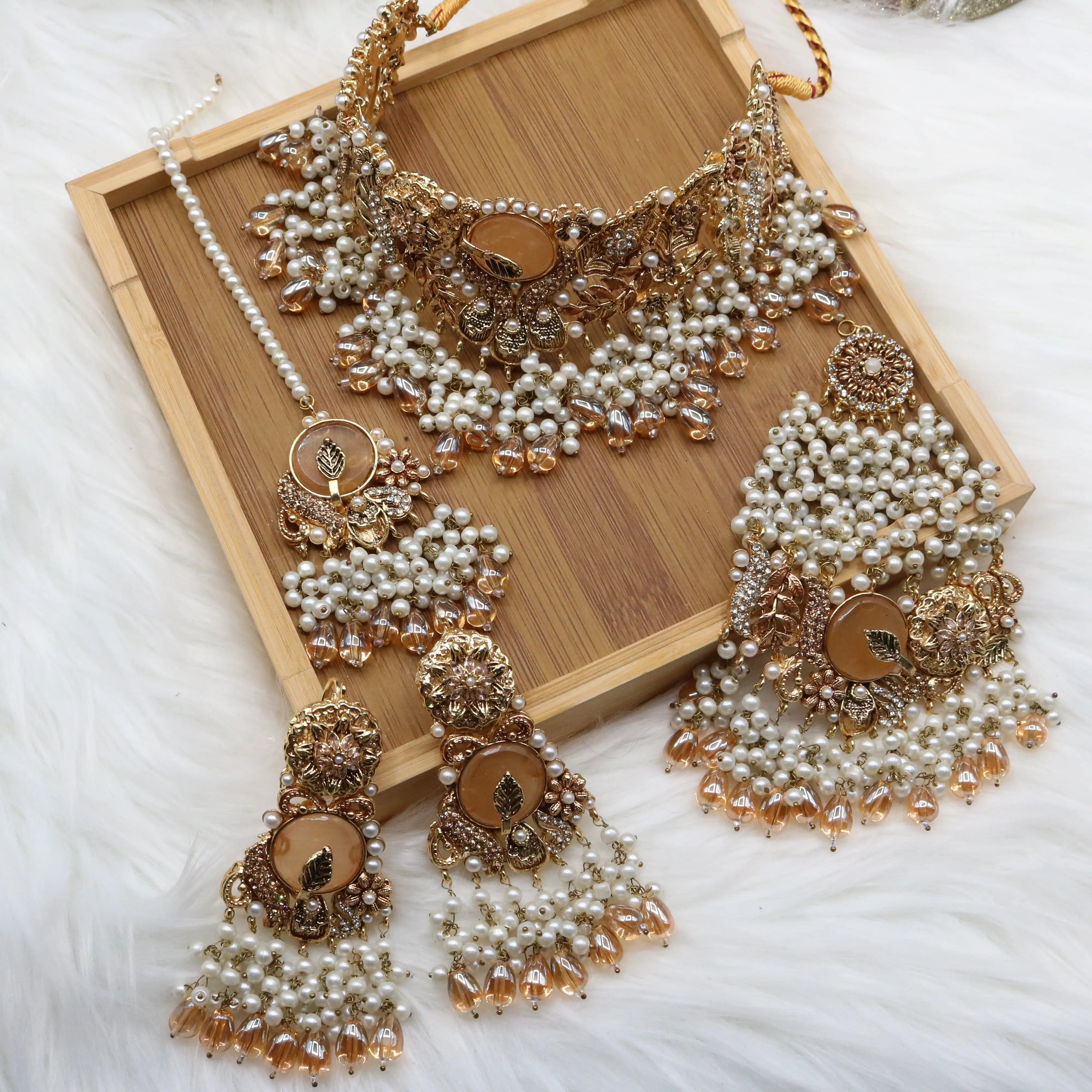 Pakistani bridal choker jewelry set with pearls and earrings