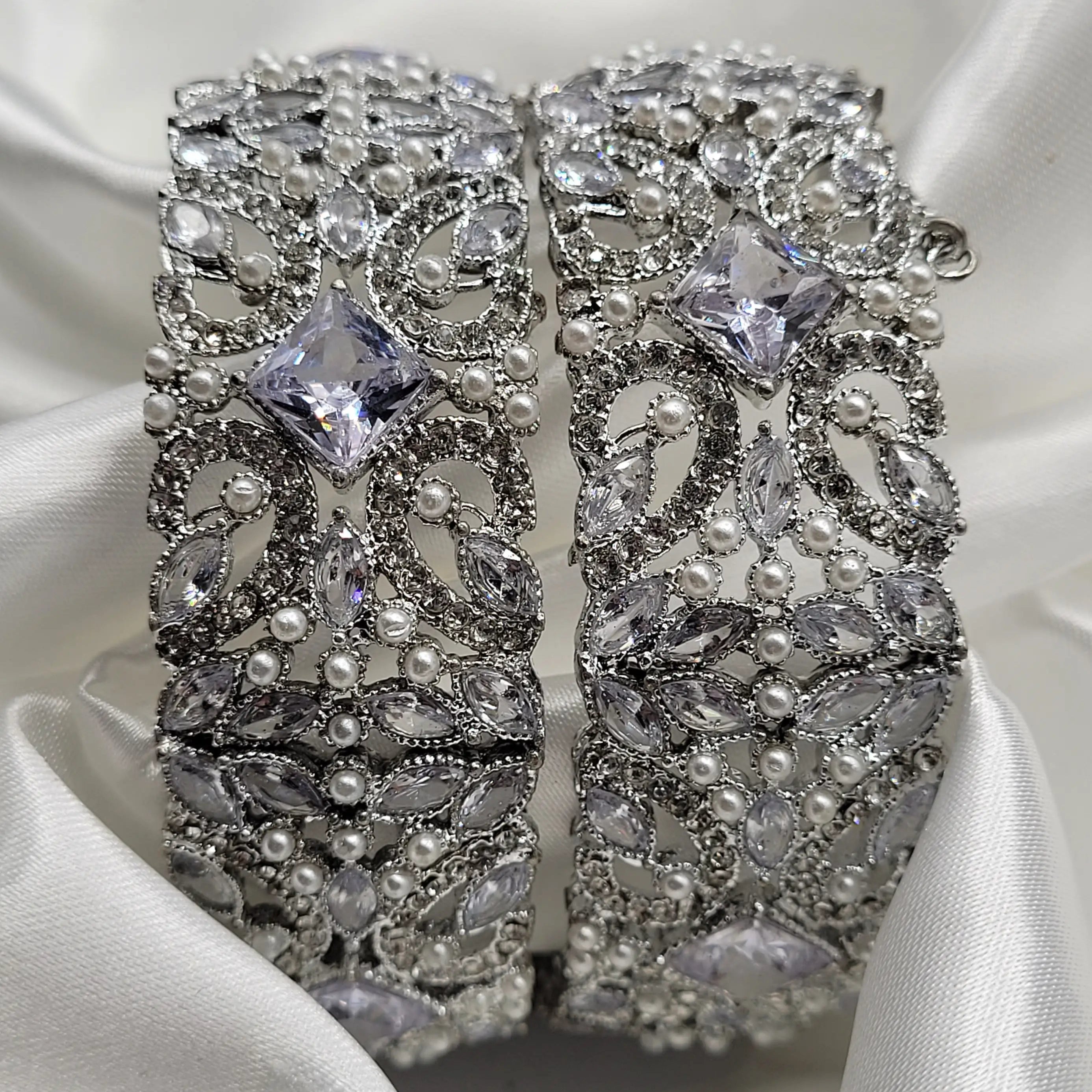 JV3007 silver-tone bangles with clear CZ crystals and pearls – front view