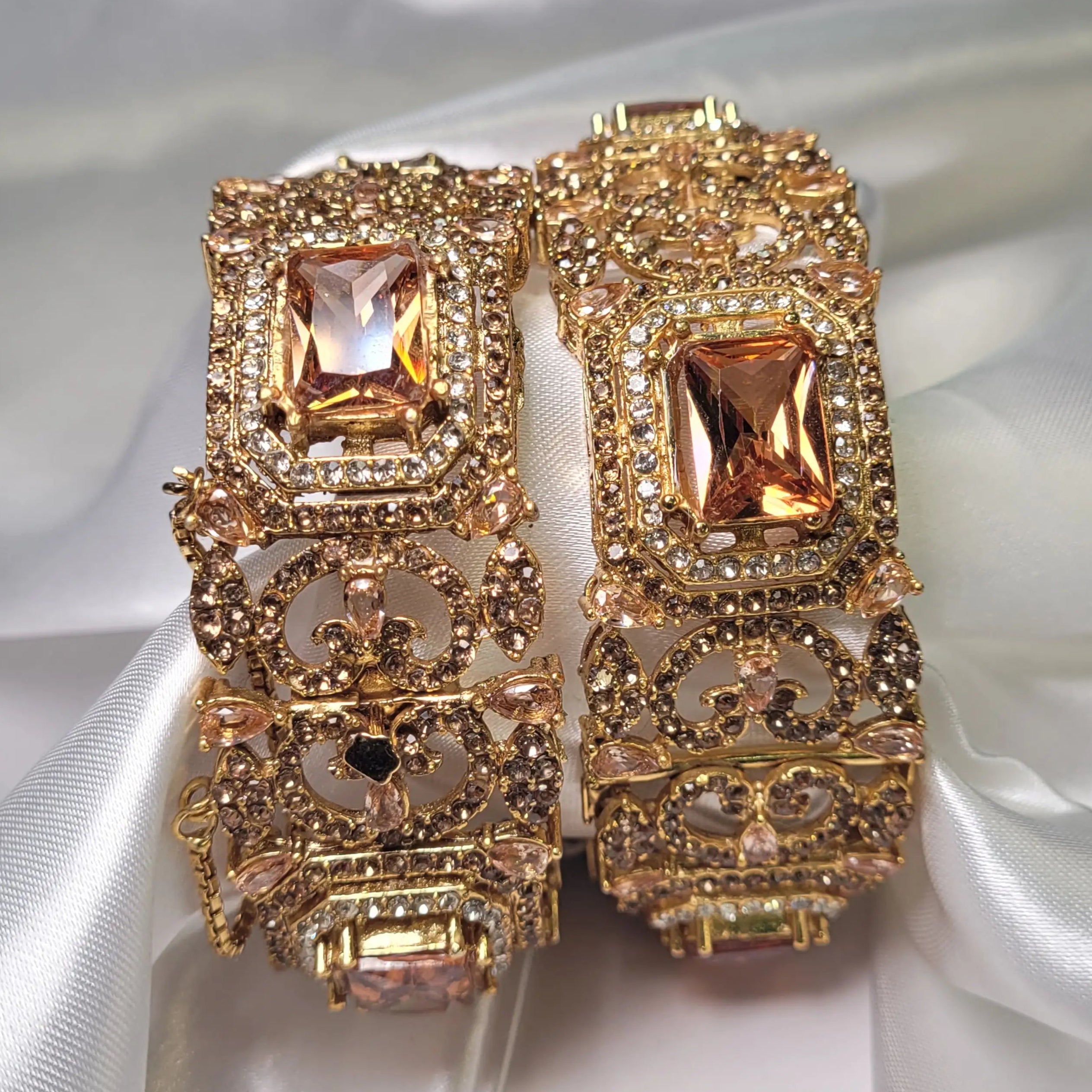 JV3012 bangle in champagne with filigree work and large center stone