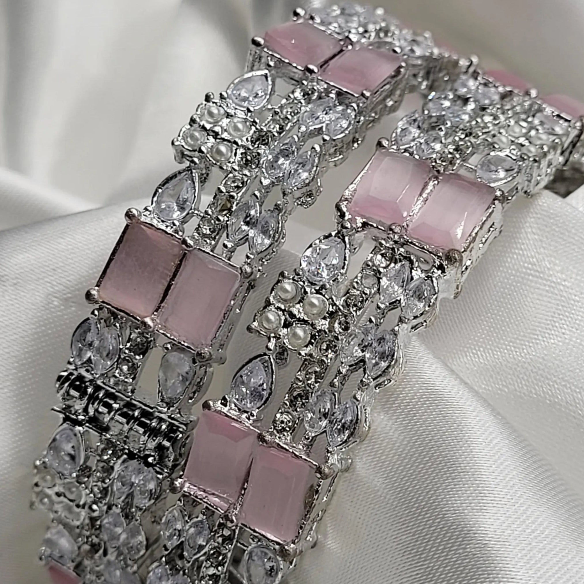 JV3021 pair of silver bangles in pink variant – close-up