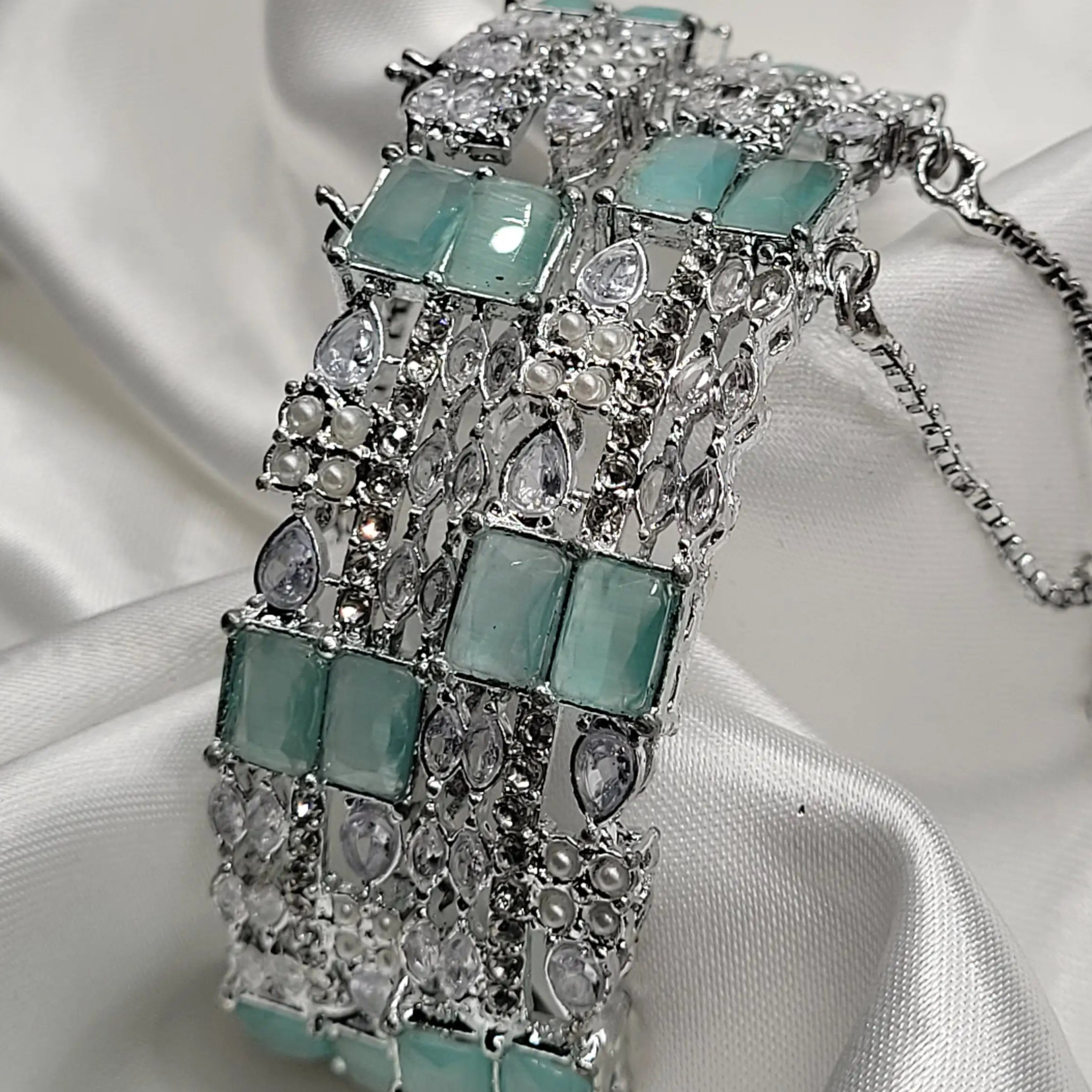 JV3021 mint green bangles with silver tone and crystal accents – close-up