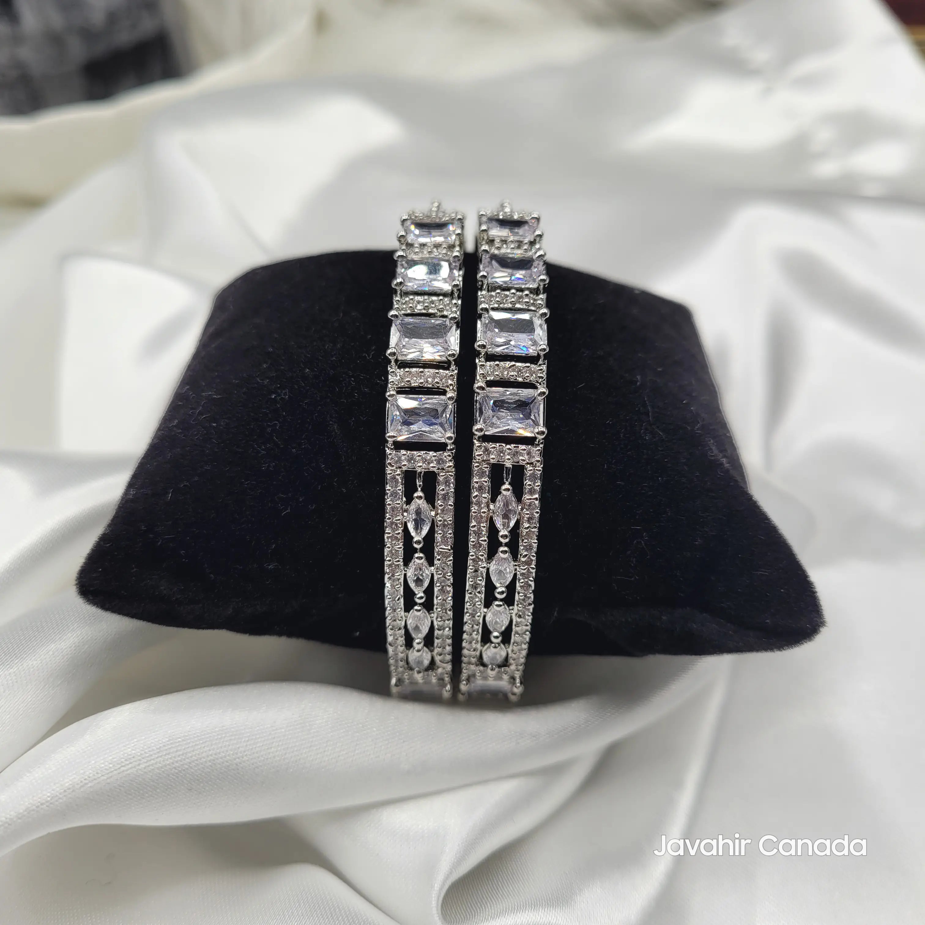 Close-Up of JV3029 Silver-Tone Bangles – Side Marquise Detailing