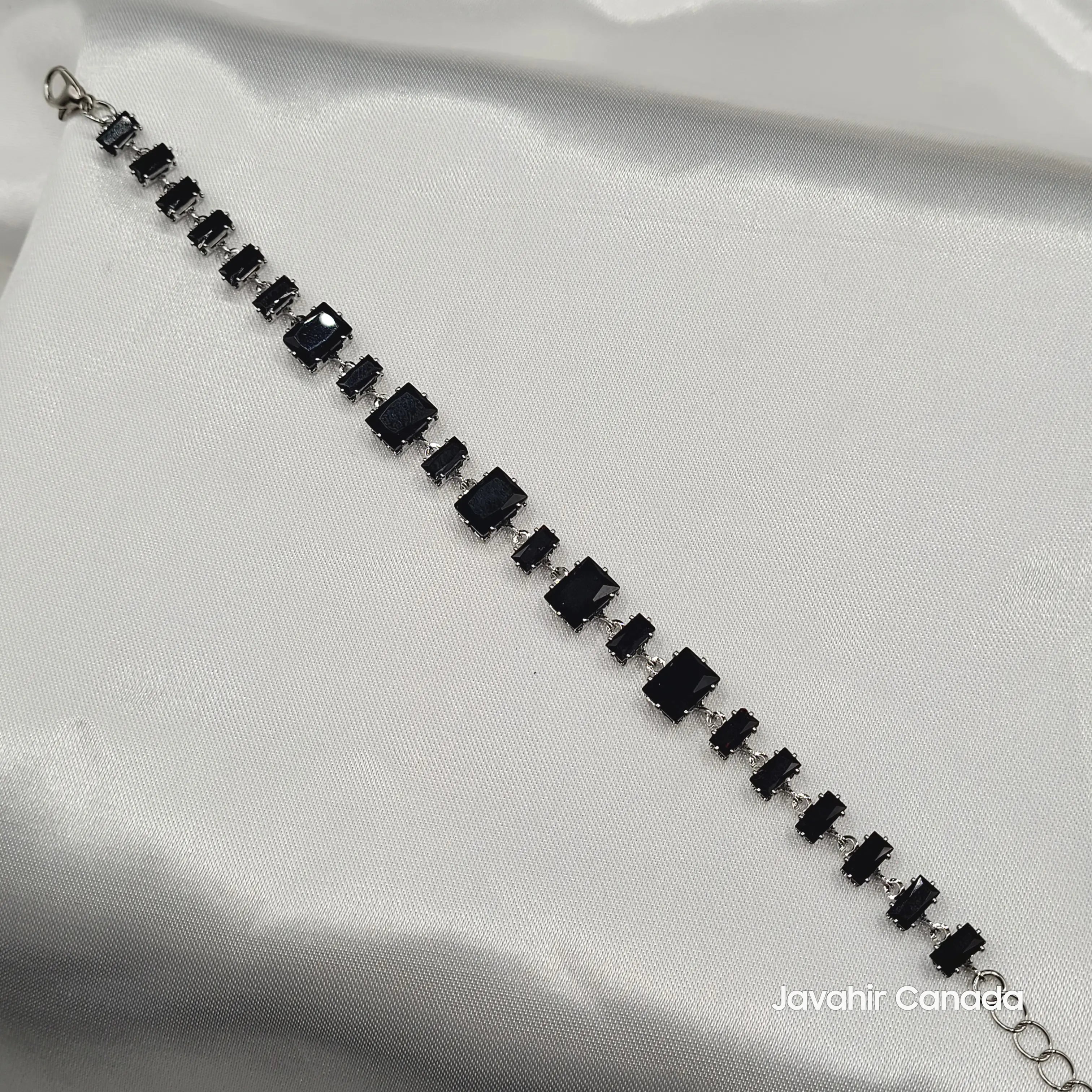 JV4007 bracelet with black emerald-cut CZ stones and silver-tone links