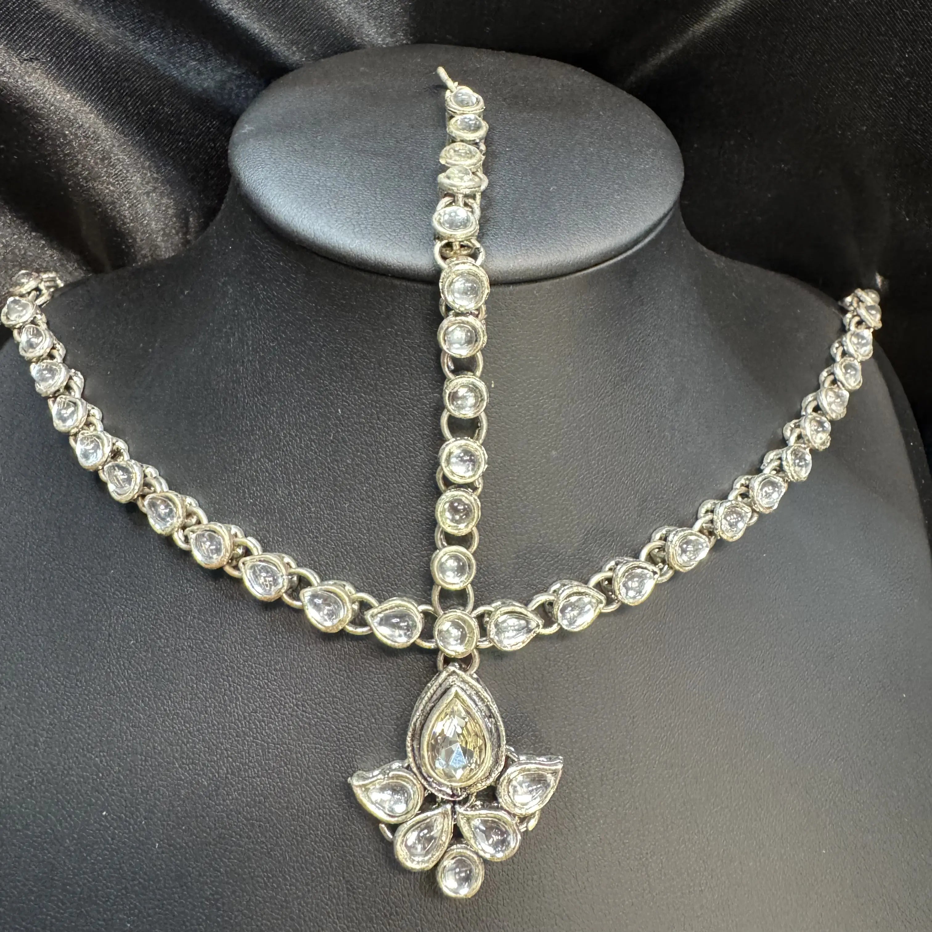 JV5110 Silver Maatha Patti with Teardrop Floral Pendant