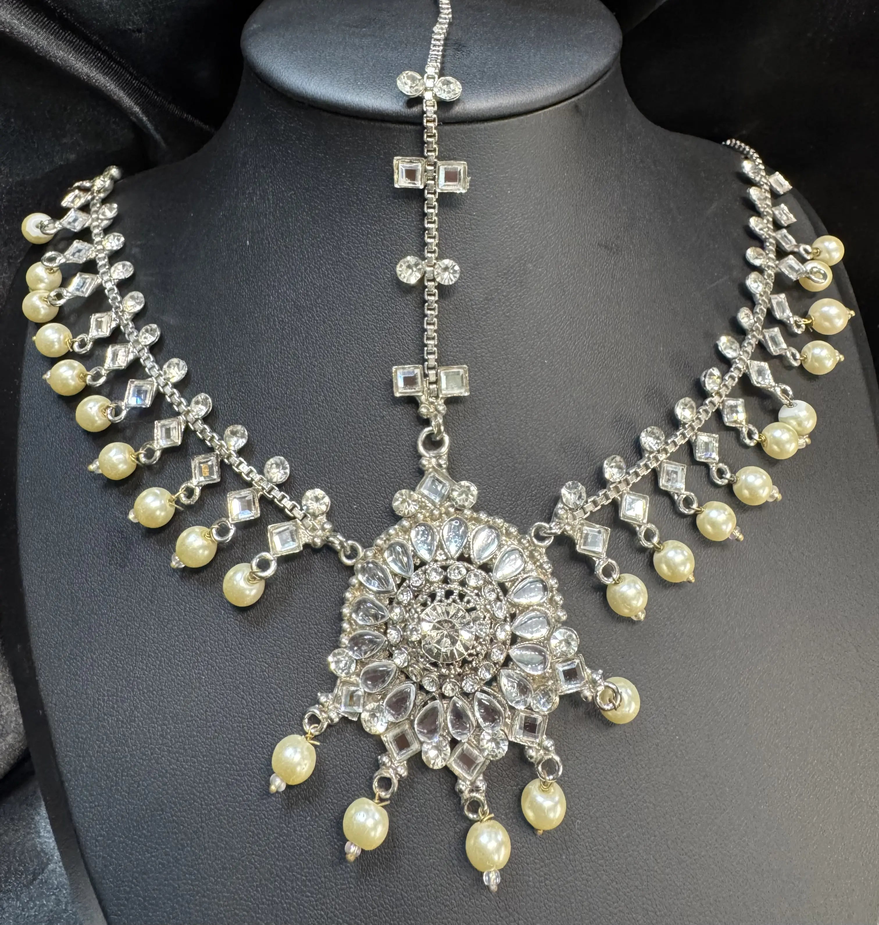 JV5114 Silver Maatha Patti with Circular Pendant and Pearls