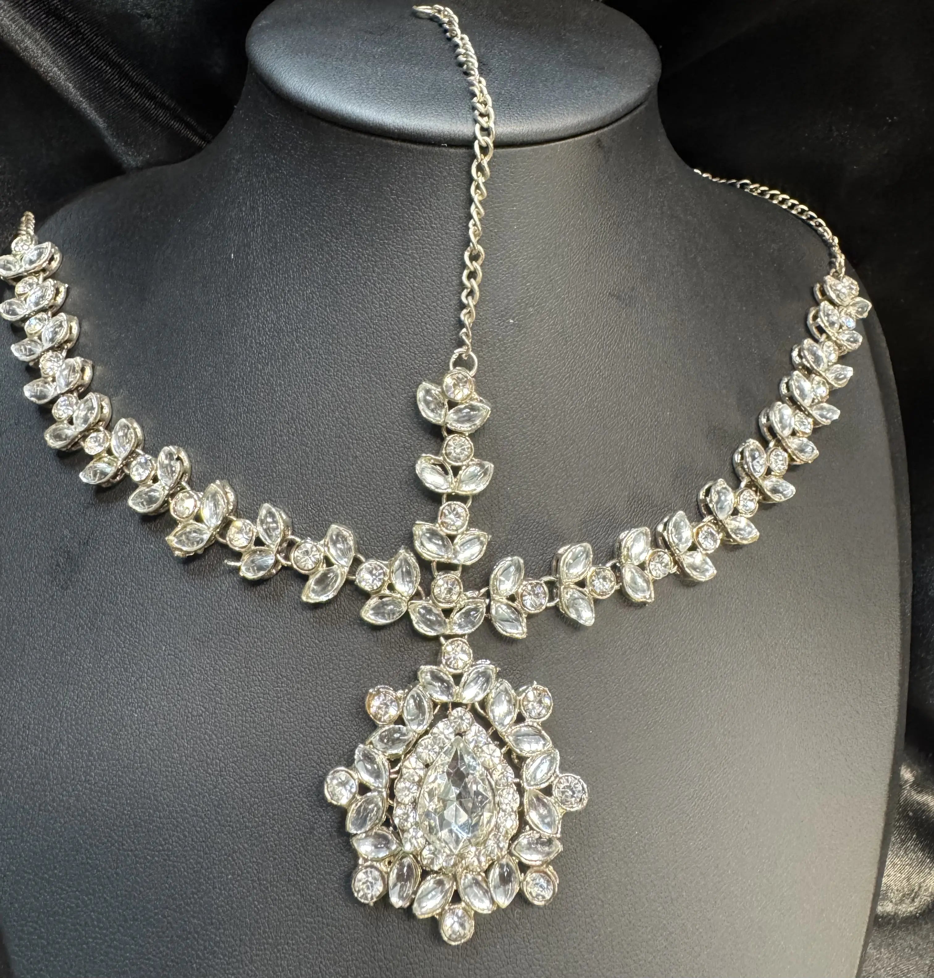 JV5115 Silver Maatha Patti with Leaf Vine and Teardrop Pendant