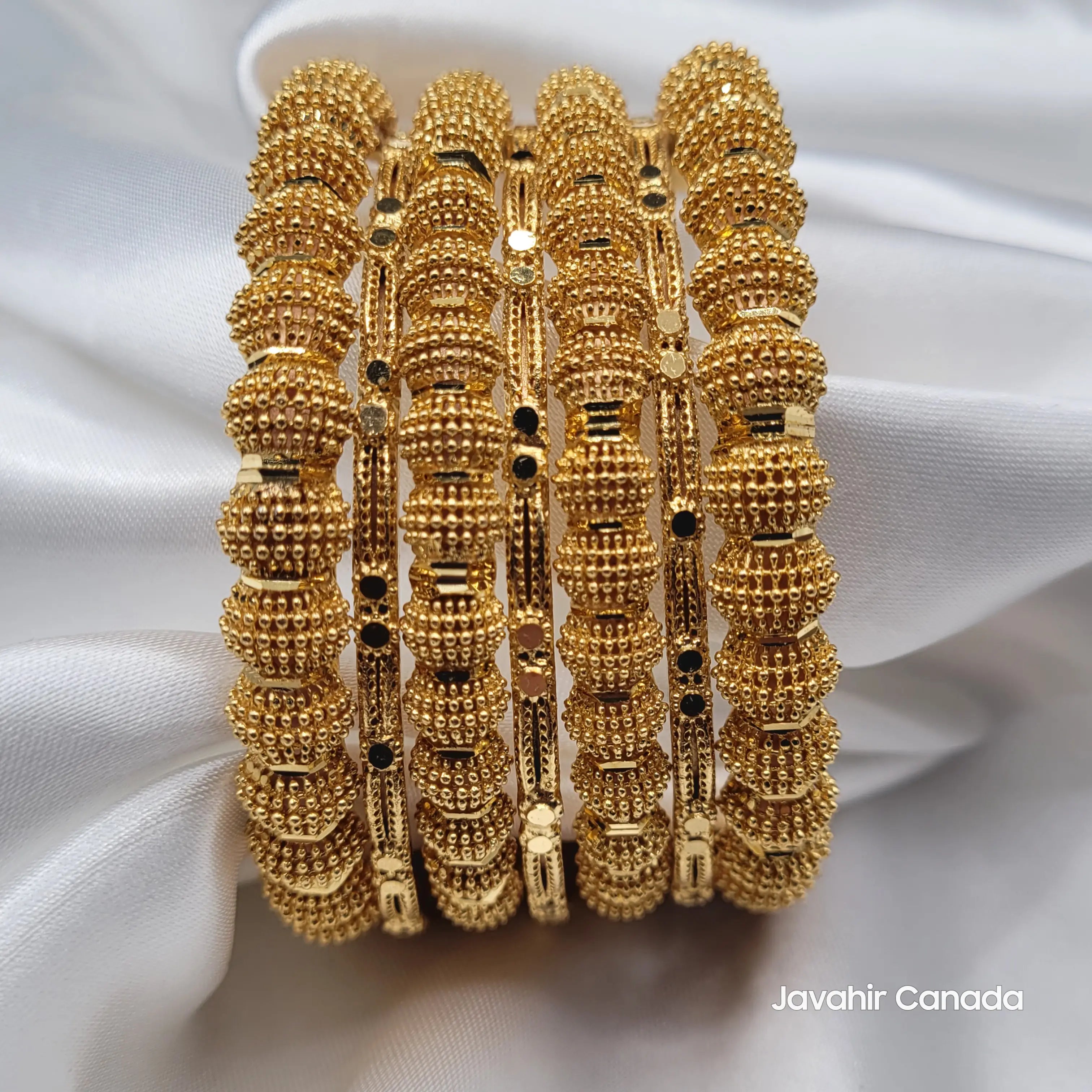 Front view of JV3040 22K gold plated bangles – set of 7 beaded pattern