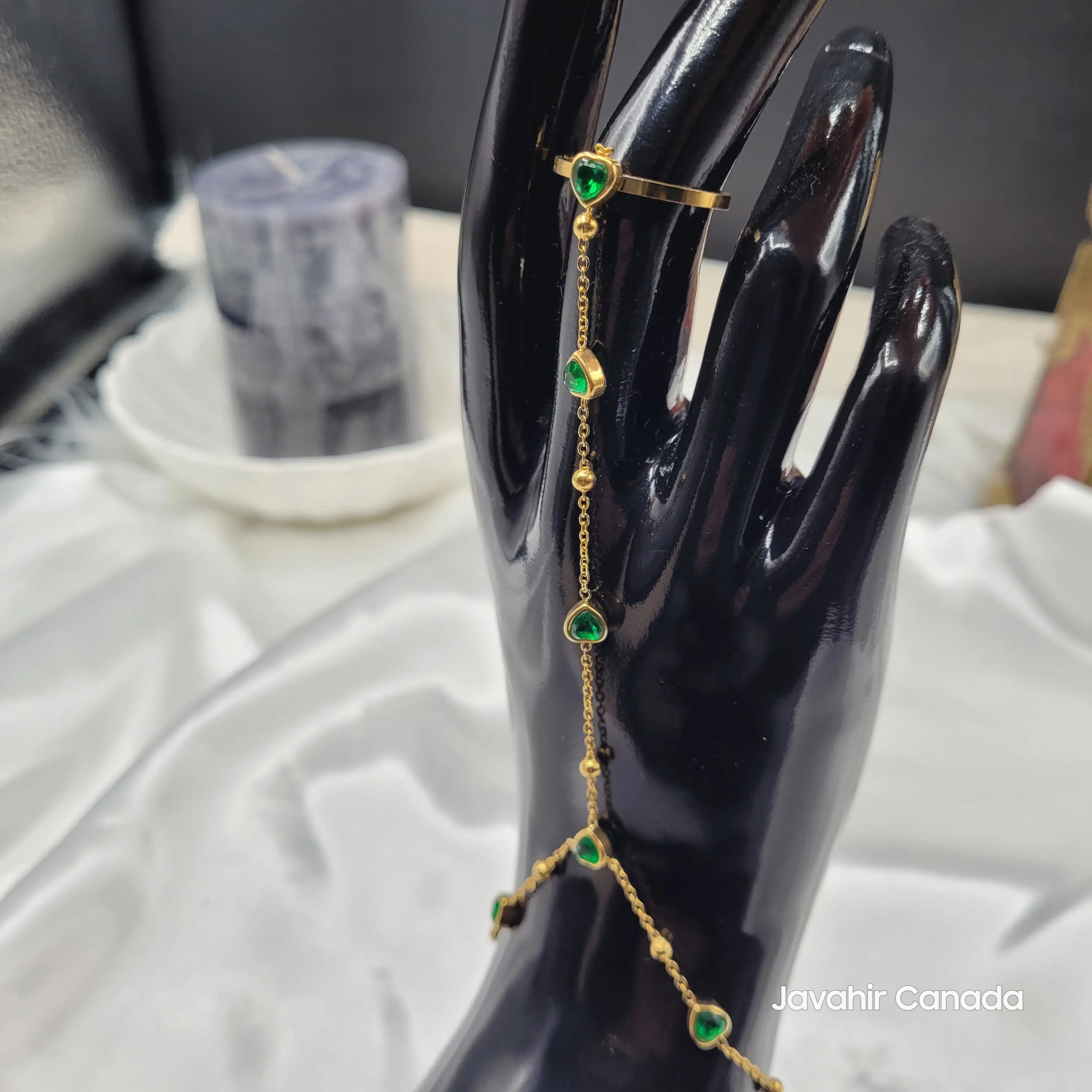 JV4023 gold-plated haath phool showing detailed heart stone setting