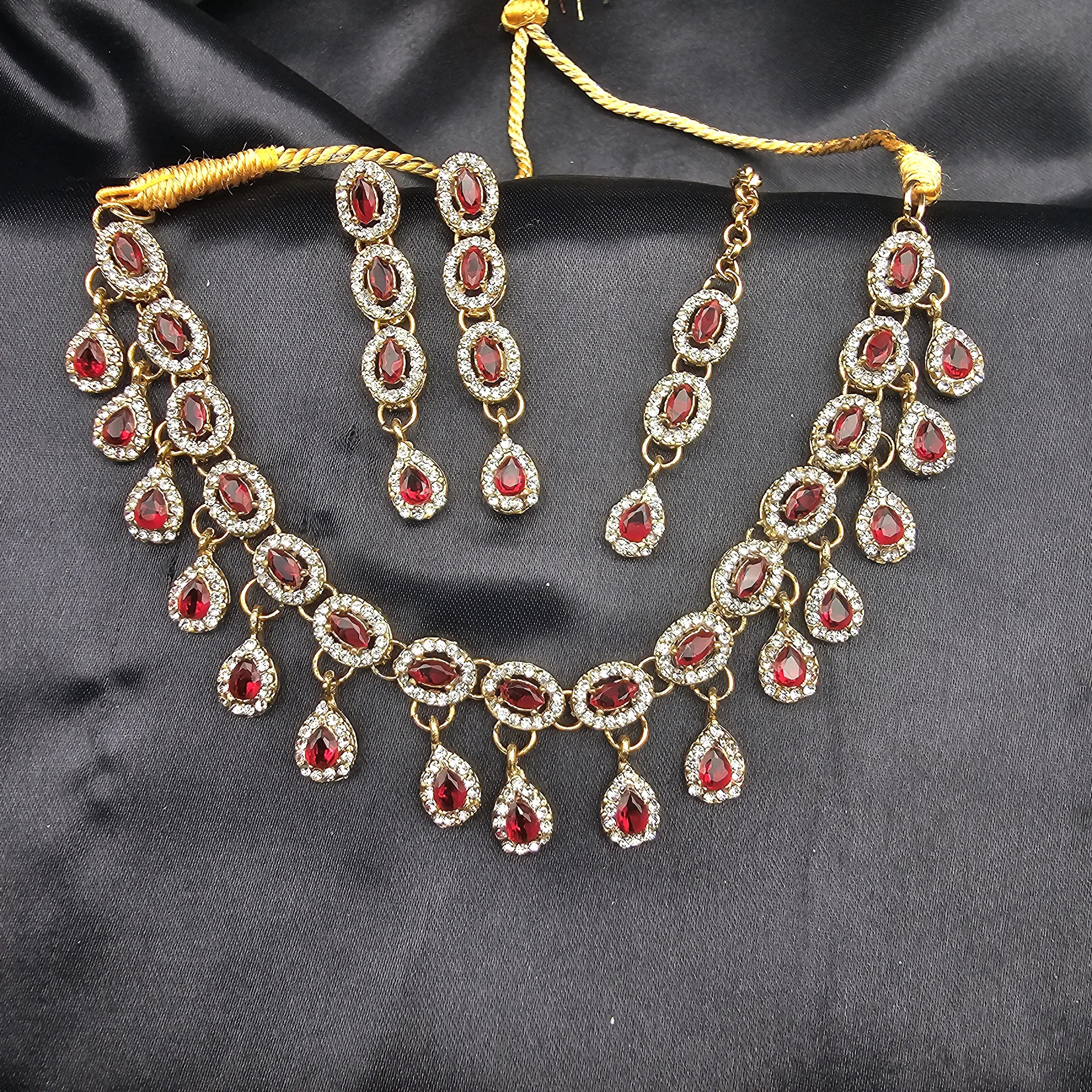 Hotpink variant of Daint showing intricate layout of CZ stones and drop detailing